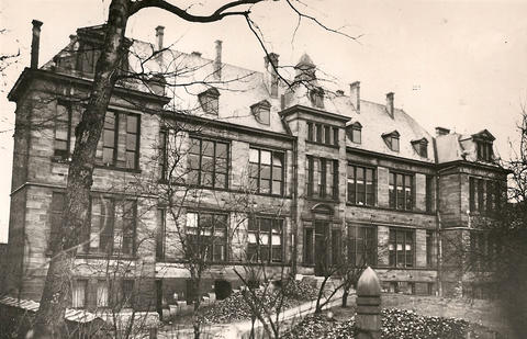 Pasteur Instituut van Brabant, aan de Stoomlepersstraat